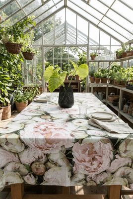Tablecloth in Peony Pink