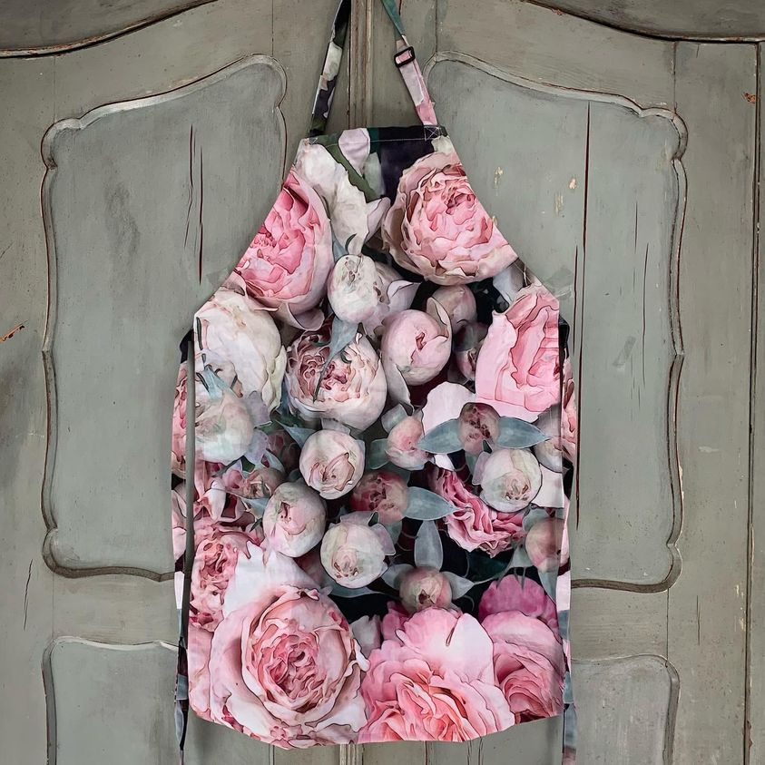 Apron in Soft Pink Rose