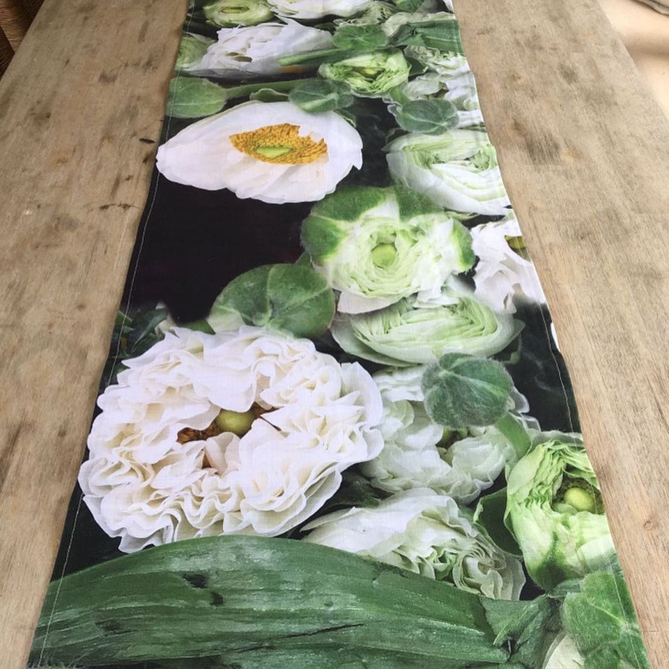 Table Runner in Ranunculus Green
