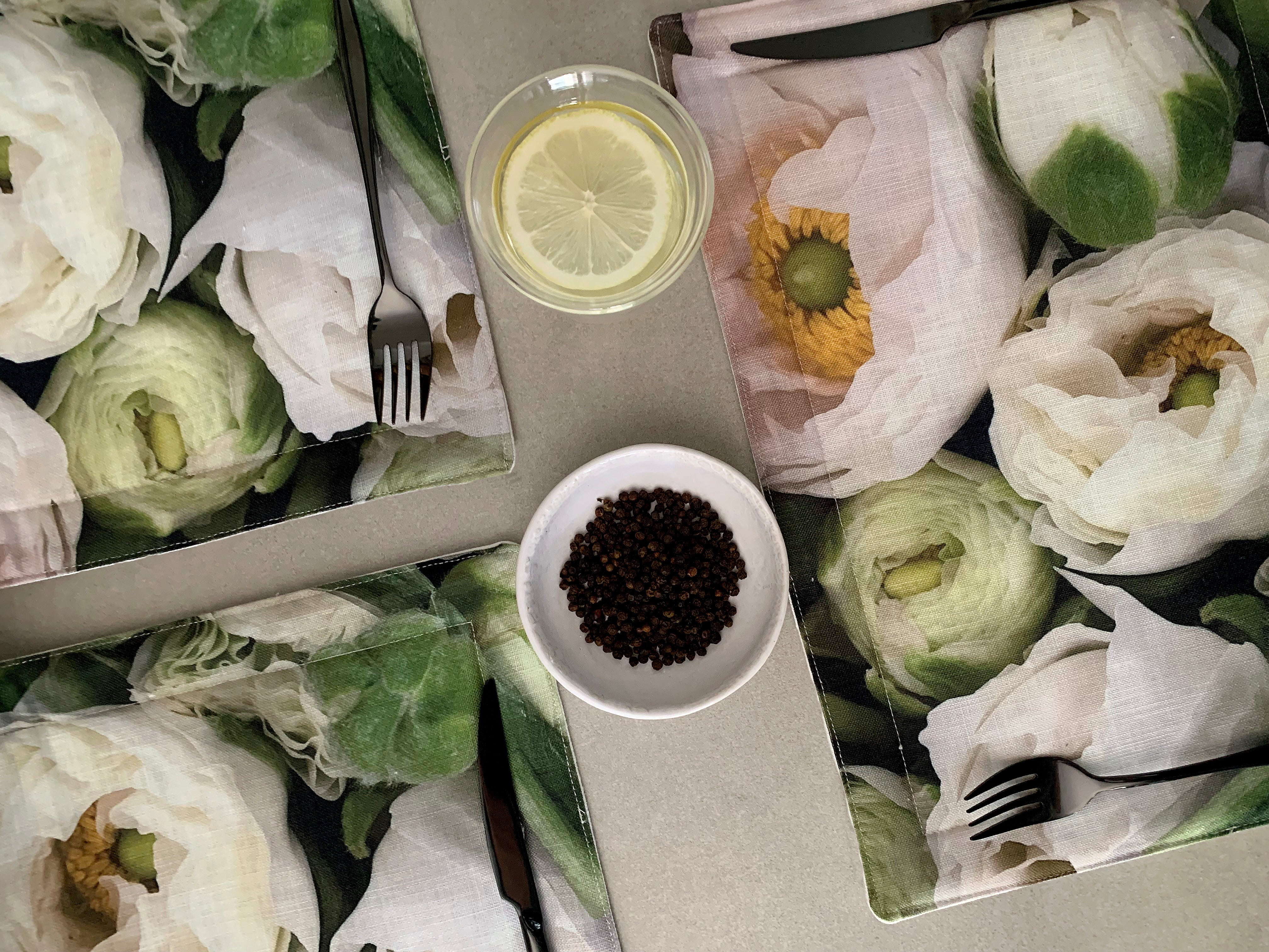 Placemat (set of 4) in Ranunculus Green