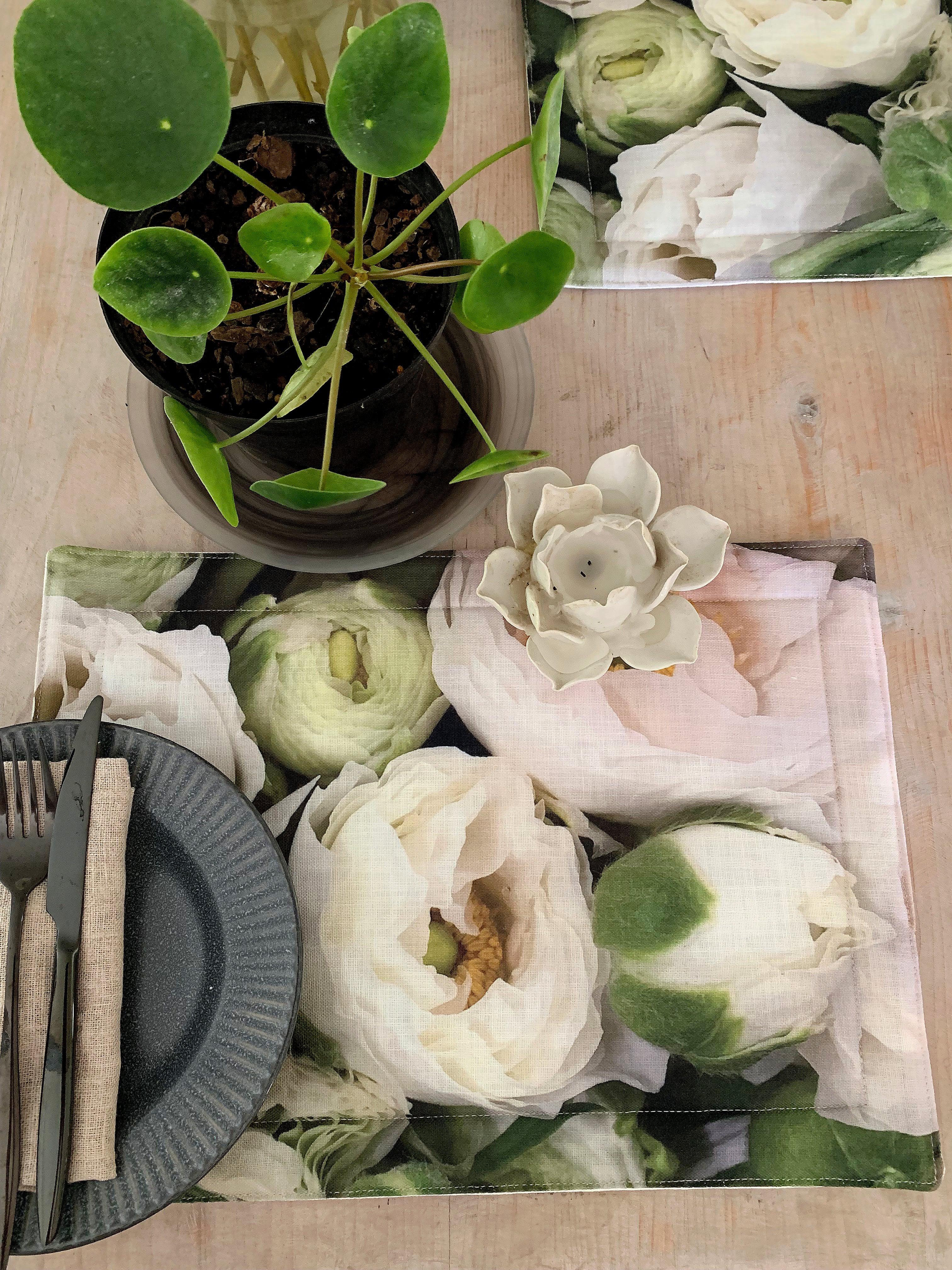 Placemat (set of 4) in Ranunculus Green