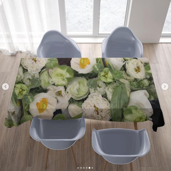 Tablecloth in Ranunculus Green