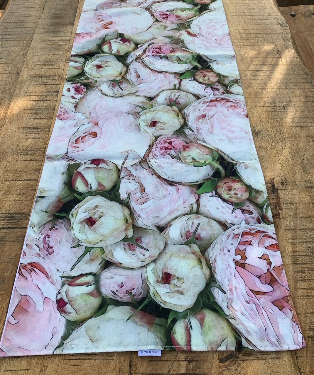 Table Runner in Peony Pink